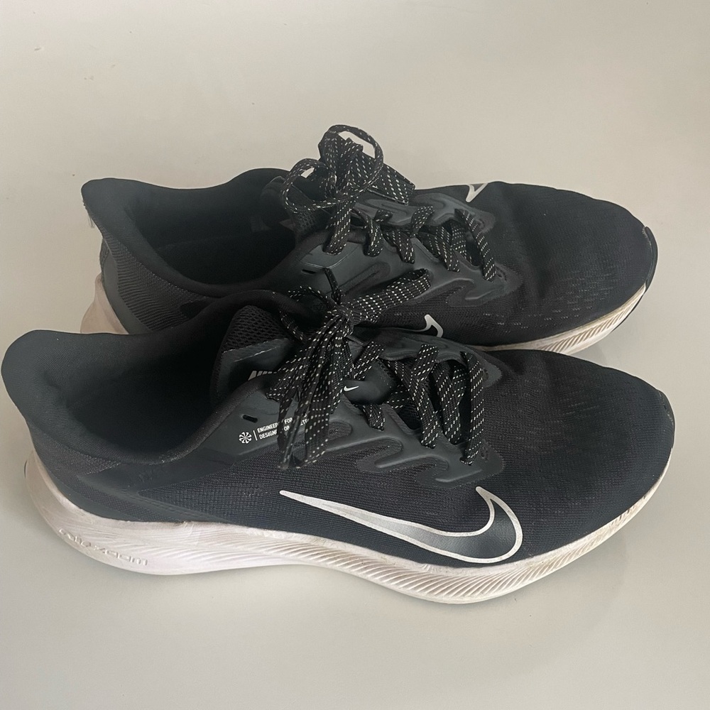 Nike Zoom Winflo Running Sneakers